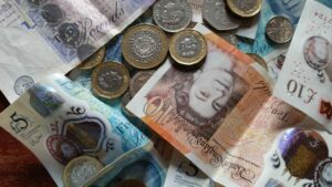 Best Ways to Convert British Pounds into US Dollars 
