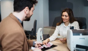 Same Day Currency Exchange vs. Traditional Banks 
