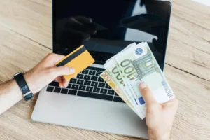 Why Buy Euros Online Instead of Waiting Until the Airport